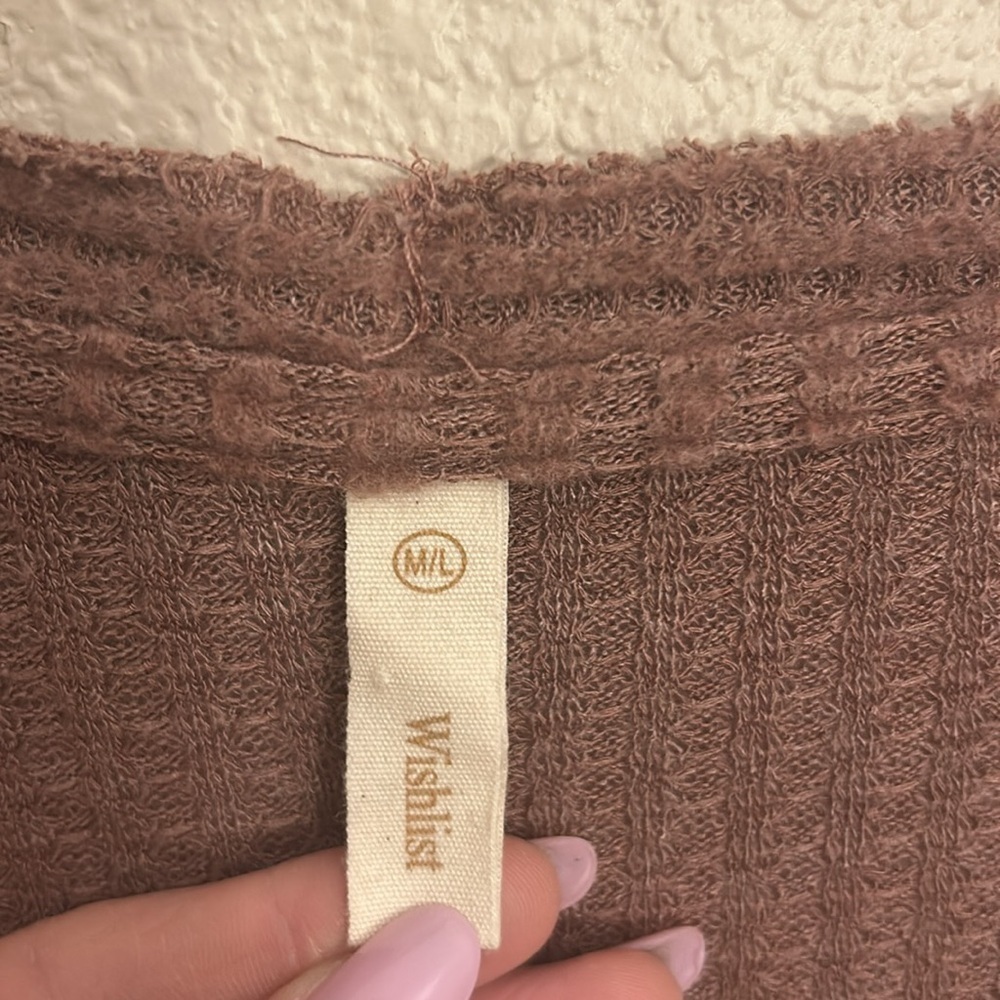 Women’s maroon long sleeve waffle knit top size M/L. - Picture 2 of 6